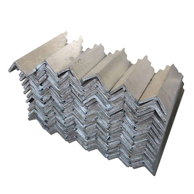 100bfe22-6dd2-47b0-b45f-aead6bcad1f6_gegalvaniseerde‑hoekprofiel‑staal‑witte‑achtergrond‑productfoto.jpg